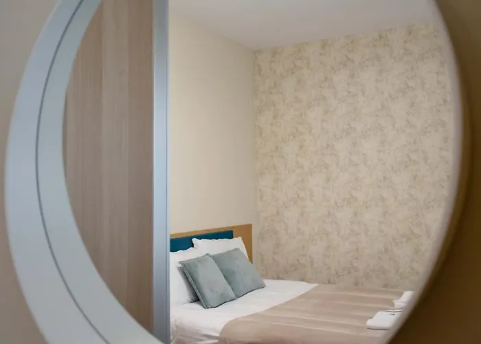 Deluxe One-Bedroom Apartment