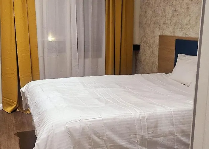 Deluxe One-Bedroom Apartment
